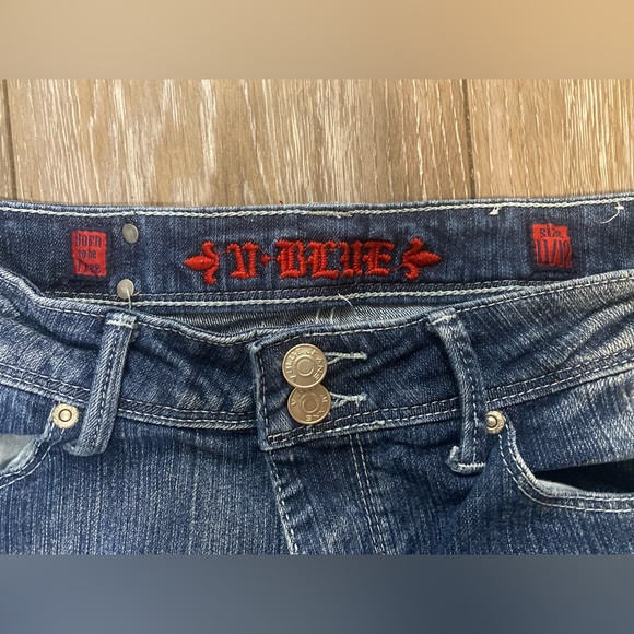 V-Blue Low Rise Distressed Flare Jeans Union Jack Pockets Size 11/12 - Picture 3 of 8